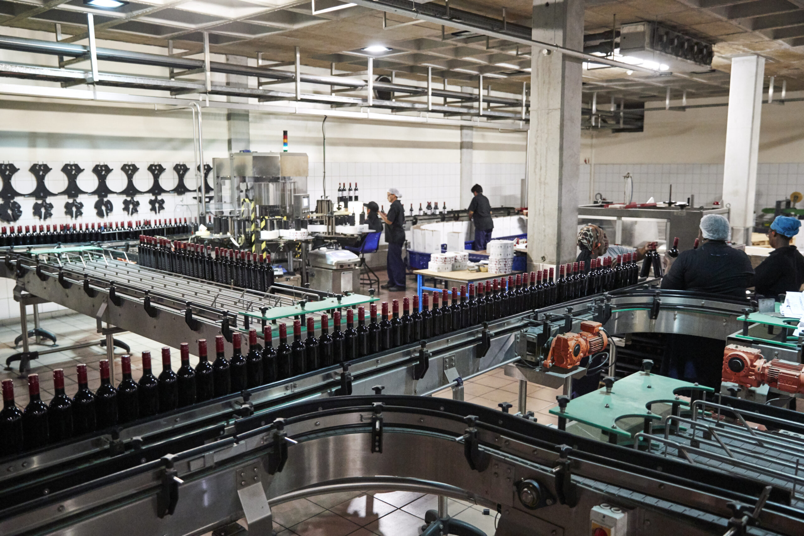 Glass bottling plants benefit from automation